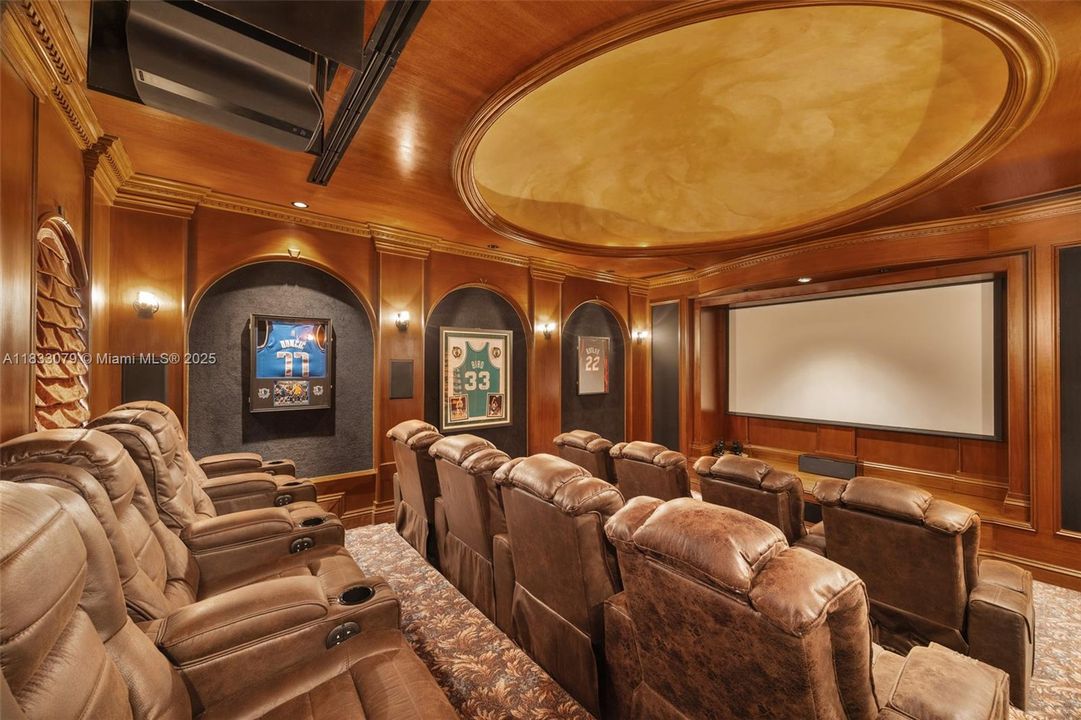 For Sale: $5,499,000 (7 beds, 6 baths, 9792 Square Feet)