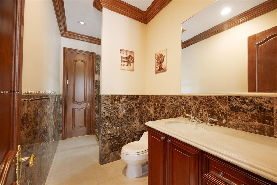 For Sale: $5,499,000 (7 beds, 6 baths, 9792 Square Feet)