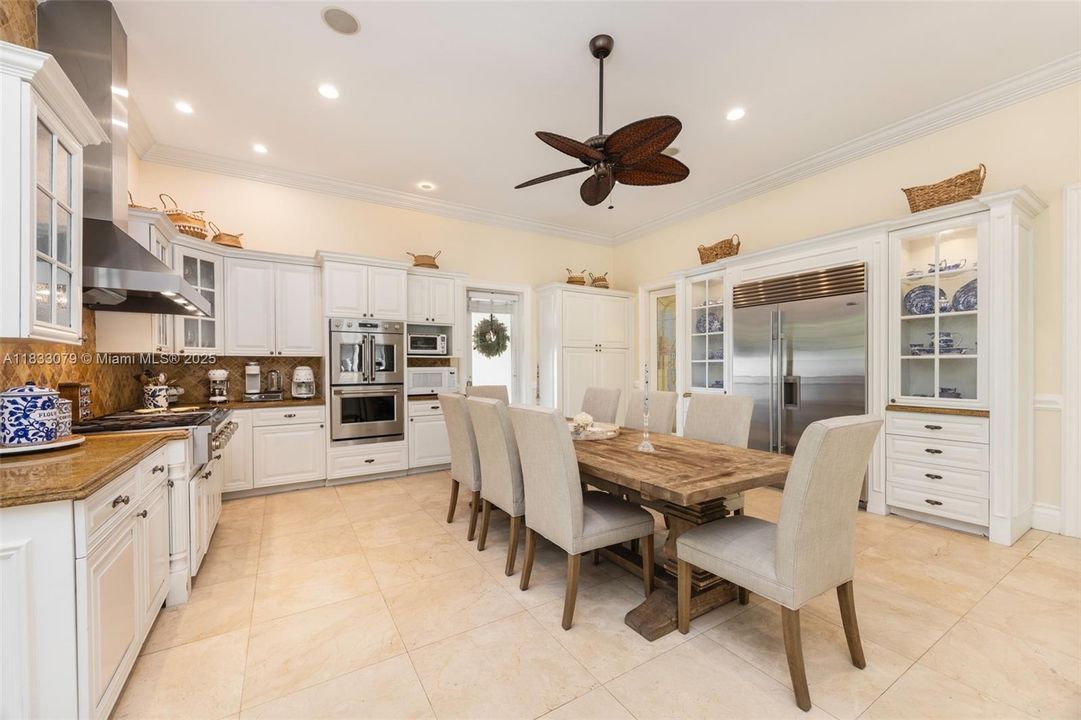 For Sale: $5,499,000 (7 beds, 6 baths, 9792 Square Feet)