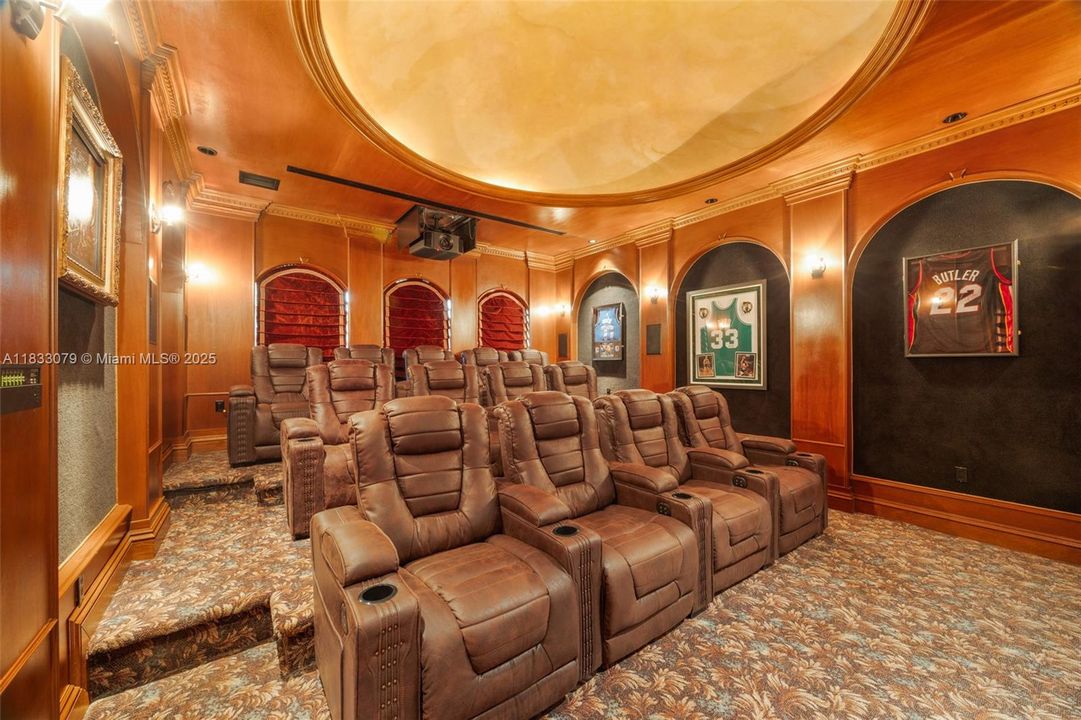 For Sale: $5,499,000 (7 beds, 6 baths, 9792 Square Feet)