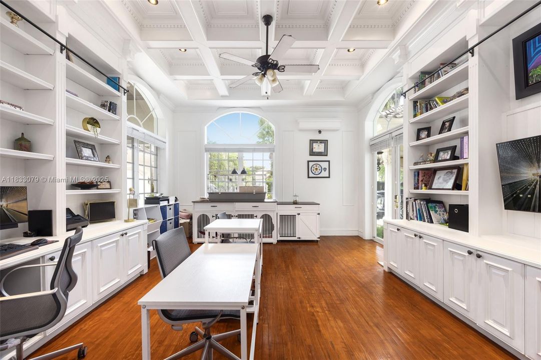 For Sale: $5,499,000 (7 beds, 6 baths, 9792 Square Feet)