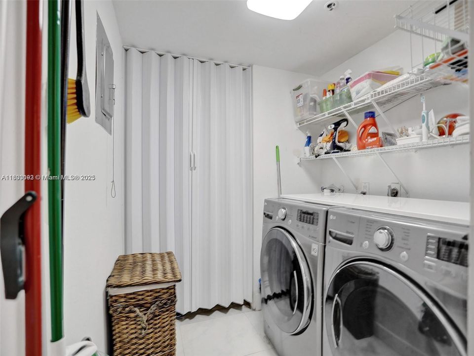 待售: $949,000 (3 贝兹, 2 浴室, 1732 平方英尺)