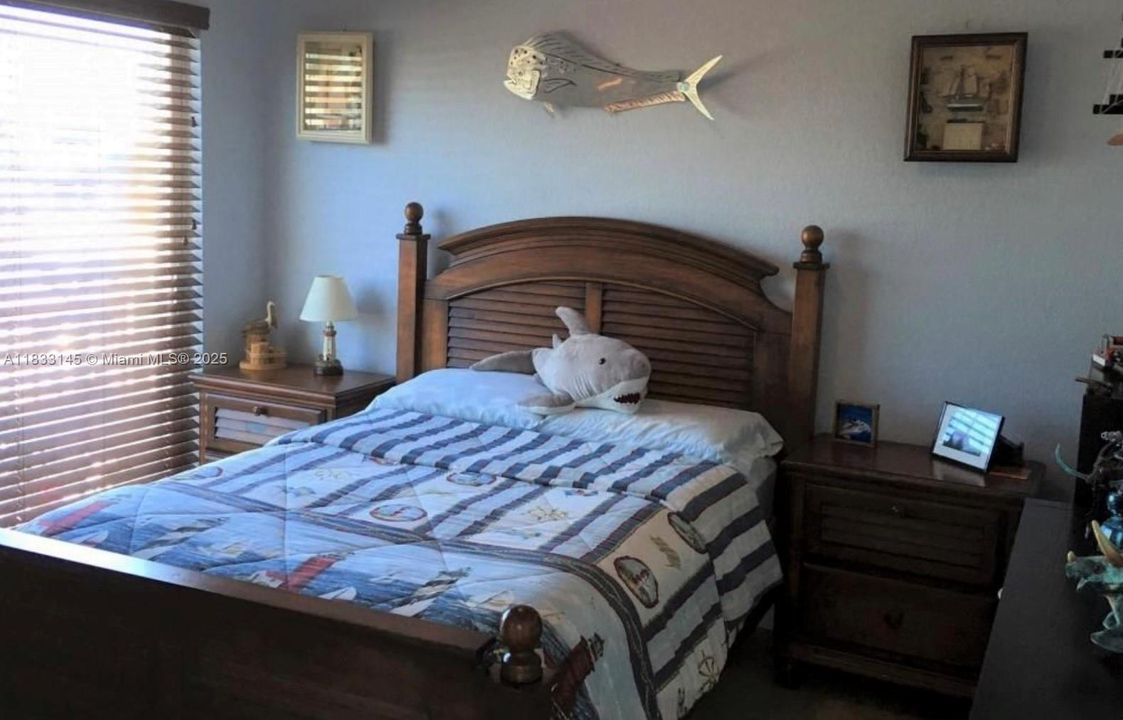 For Sale: $920,000 (3 beds, 2 baths, 1160 Square Feet)