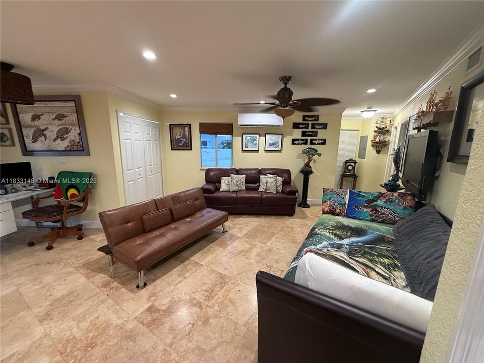 For Sale: $920,000 (3 beds, 2 baths, 1160 Square Feet)