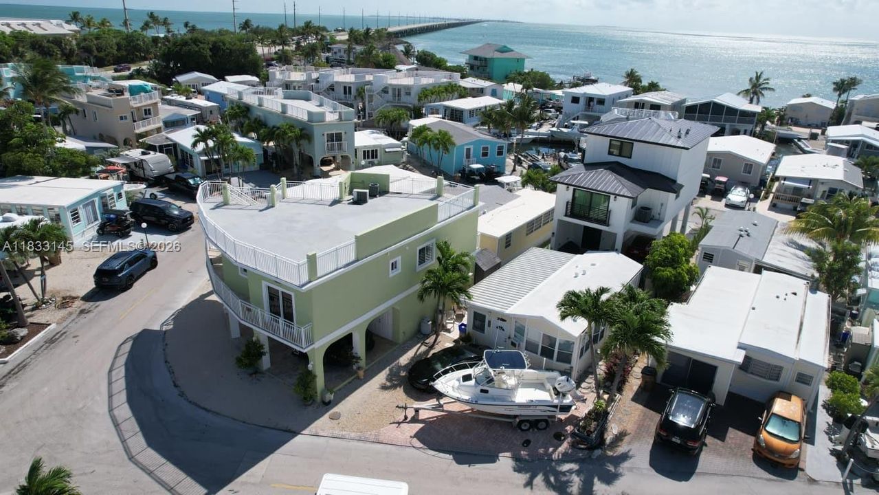 For Sale: $869,000 (3 beds, 2 baths, 1160 Square Feet)