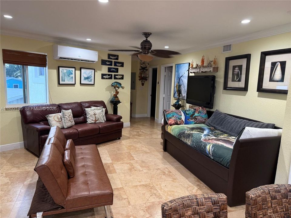 For Sale: $869,000 (3 beds, 2 baths, 1160 Square Feet)