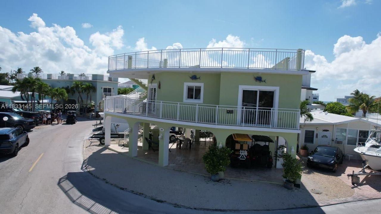 For Sale: $869,000 (3 beds, 2 baths, 1160 Square Feet)