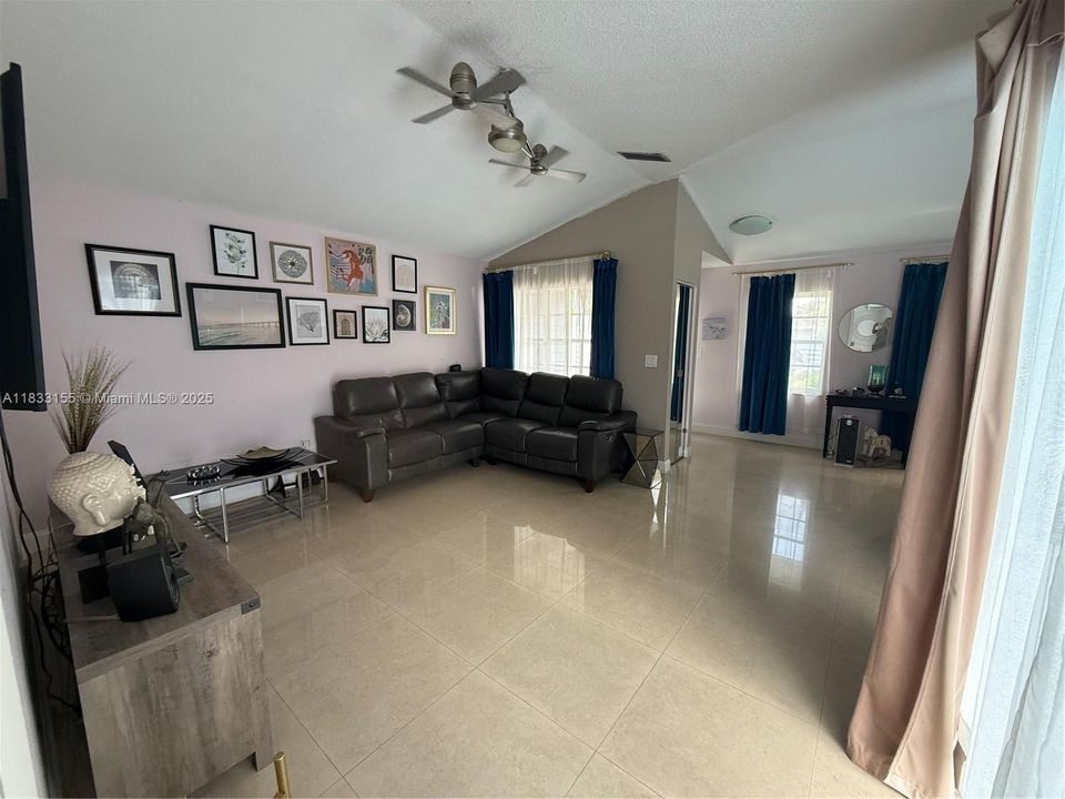 Active With Contract: $620,000 (3 beds, 3 baths, 1610 Square Feet)