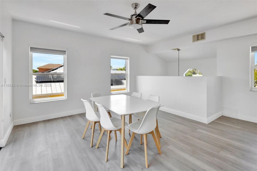 For Sale: $950,000 (3 beds, 2 baths, 2572 Square Feet)