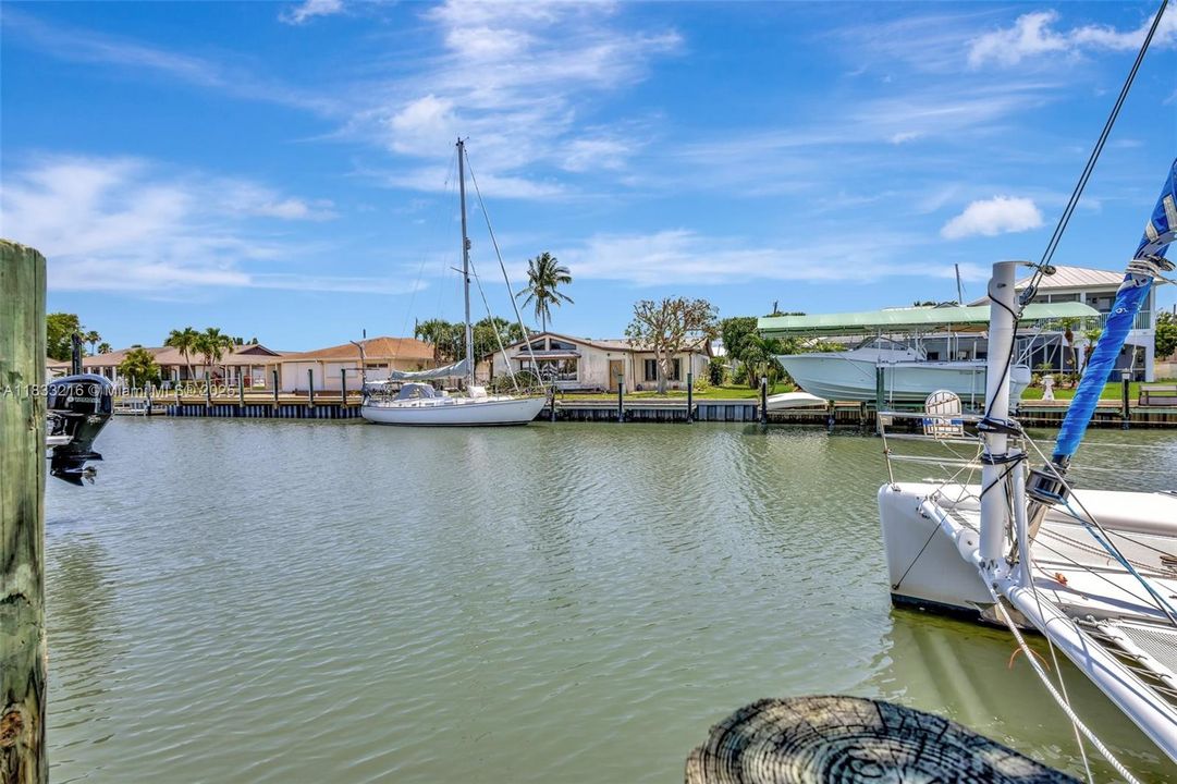 For Sale: $950,000 (3 beds, 2 baths, 2572 Square Feet)