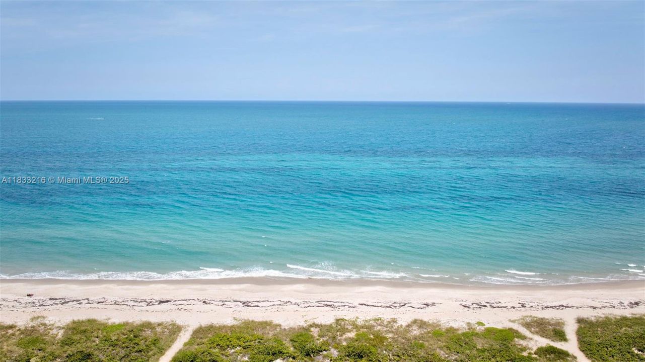 For Sale: $950,000 (3 beds, 2 baths, 2572 Square Feet)