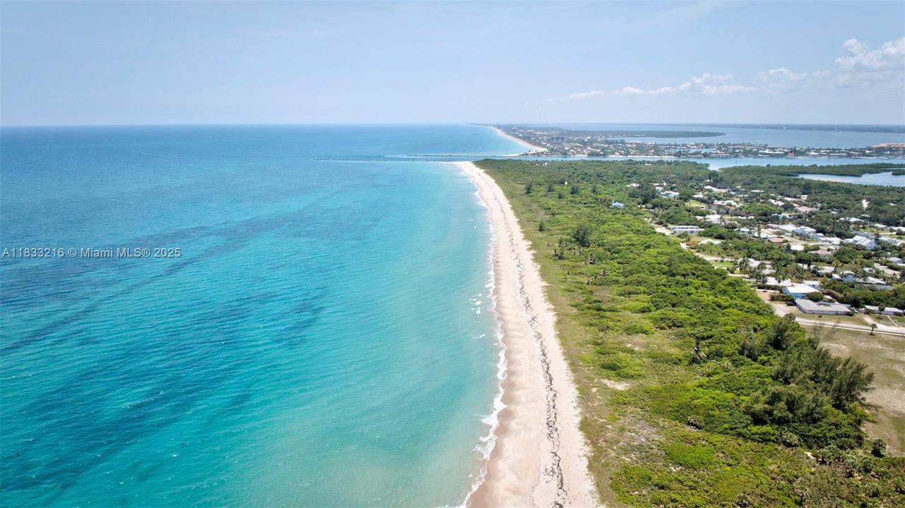 For Sale: $950,000 (3 beds, 2 baths, 2572 Square Feet)