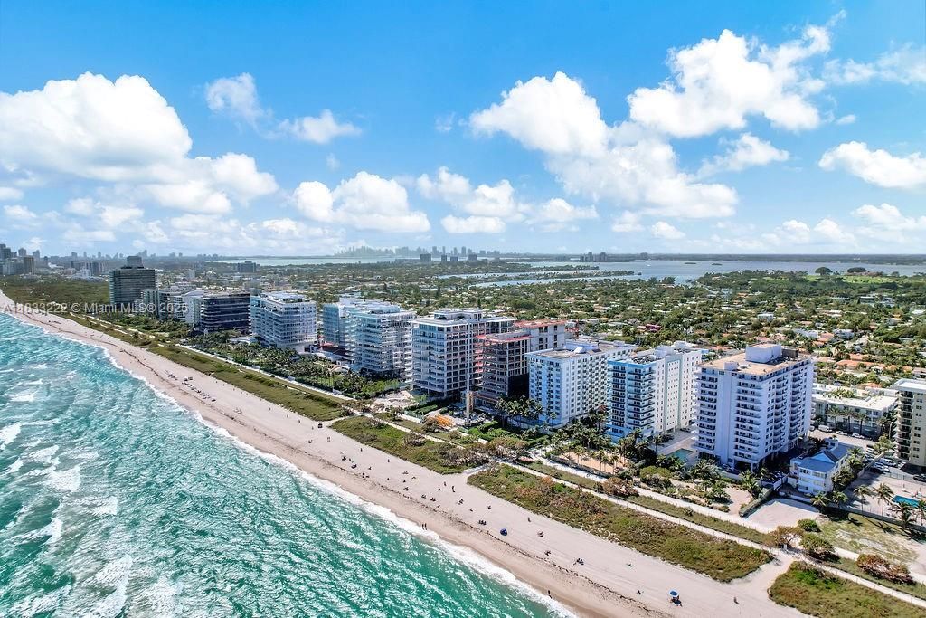 Recently Sold: $1,055,000 (3 beds, 2 baths, 1161 Square Feet)
