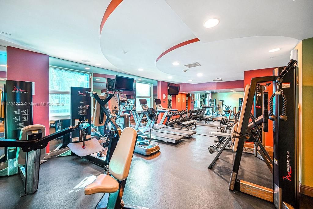 Recently Sold: $1,055,000 (3 beds, 2 baths, 1161 Square Feet)