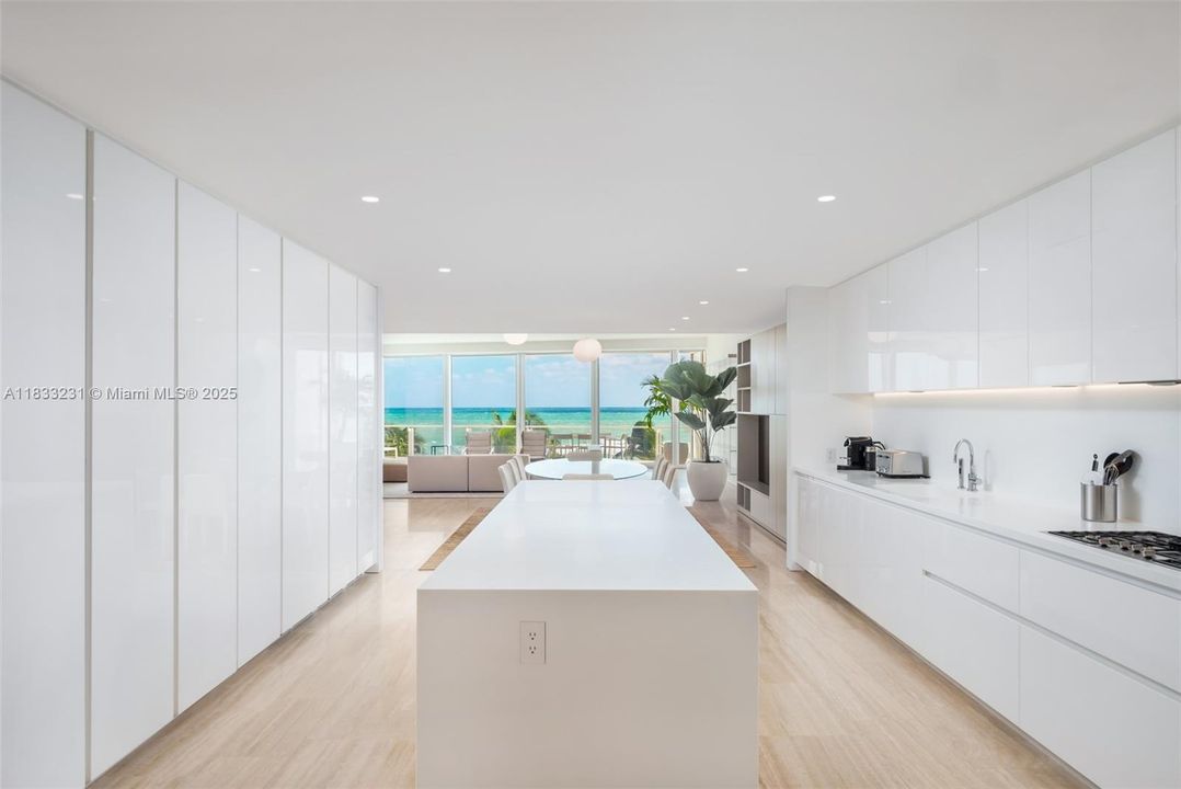 For Sale: $18,750,000 (4 beds, 5 baths, 4323 Square Feet)