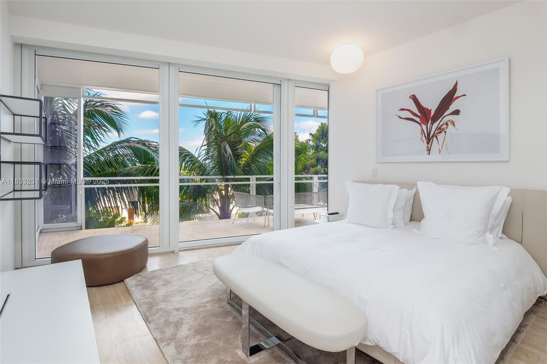 For Sale: $18,750,000 (4 beds, 5 baths, 4323 Square Feet)