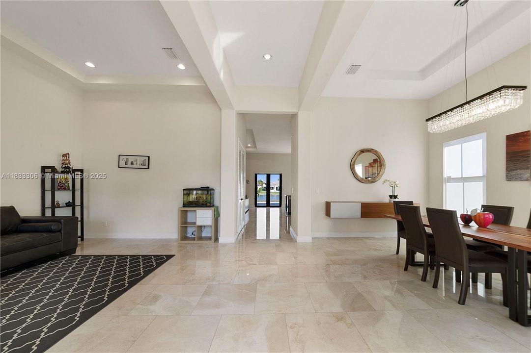 Недавно арендовано: $8,400 (4 спален, 3 ванн, 2860 Квадратных фут)