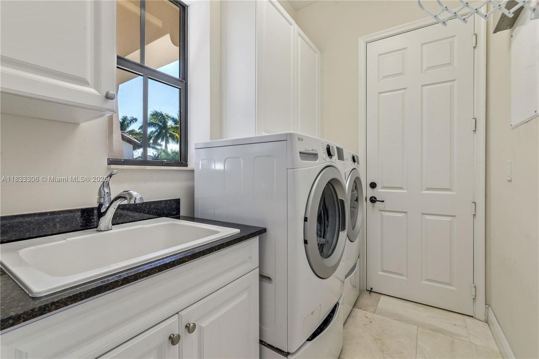 Недавно арендовано: $8,400 (4 спален, 3 ванн, 2860 Квадратных фут)