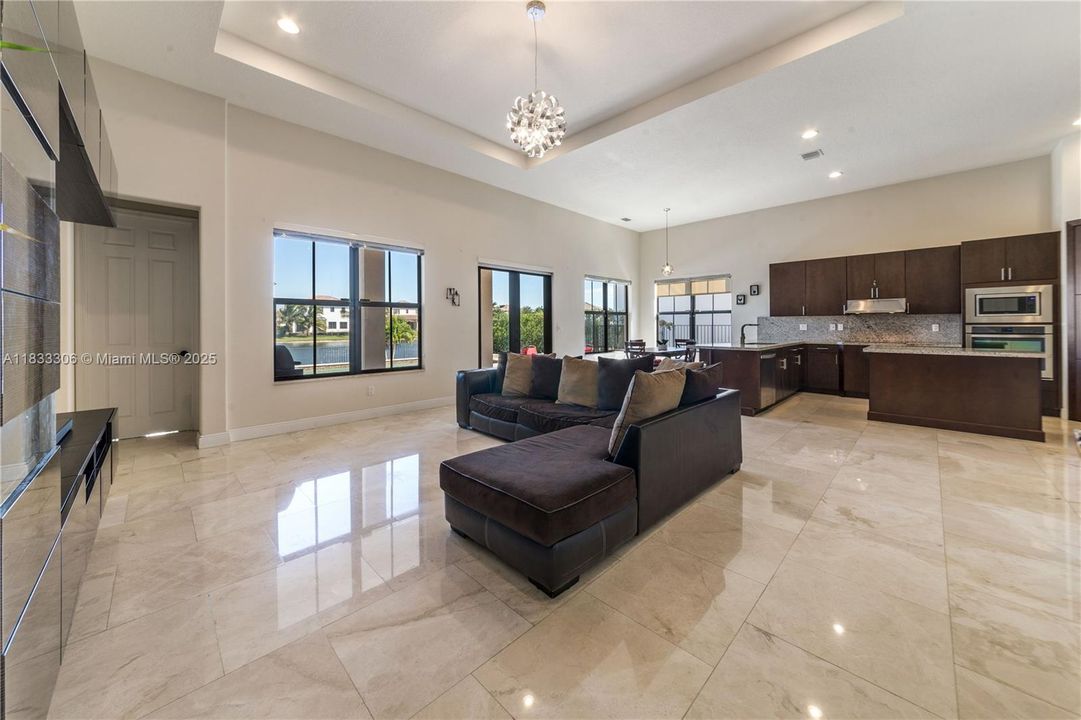 Недавно арендовано: $8,400 (4 спален, 3 ванн, 2860 Квадратных фут)