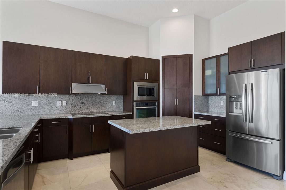 Недавно арендовано: $8,400 (4 спален, 3 ванн, 2860 Квадратных фут)