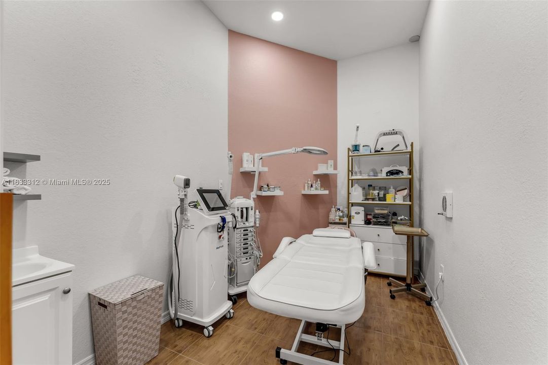 Recently Sold: $3,200,000 (0 beds, 0 baths, 0 Square Feet)