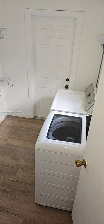 Recientemente alquilado: $2,500 (4 camas, 2 baños, 1446 Pies cuadrados)