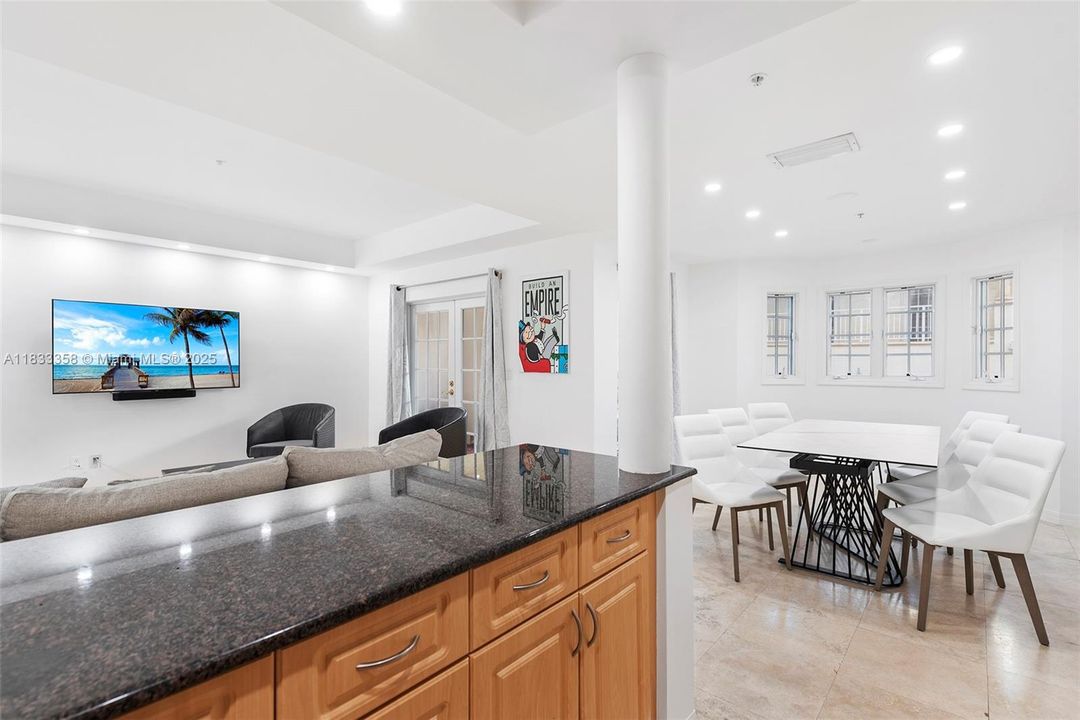 For Sale: $2,177,000 (3 beds, 3 baths, 2640 Square Feet)