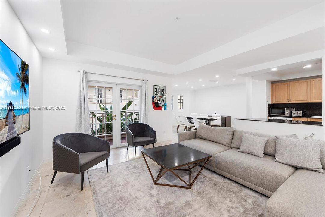 For Sale: $2,177,000 (3 beds, 3 baths, 2640 Square Feet)