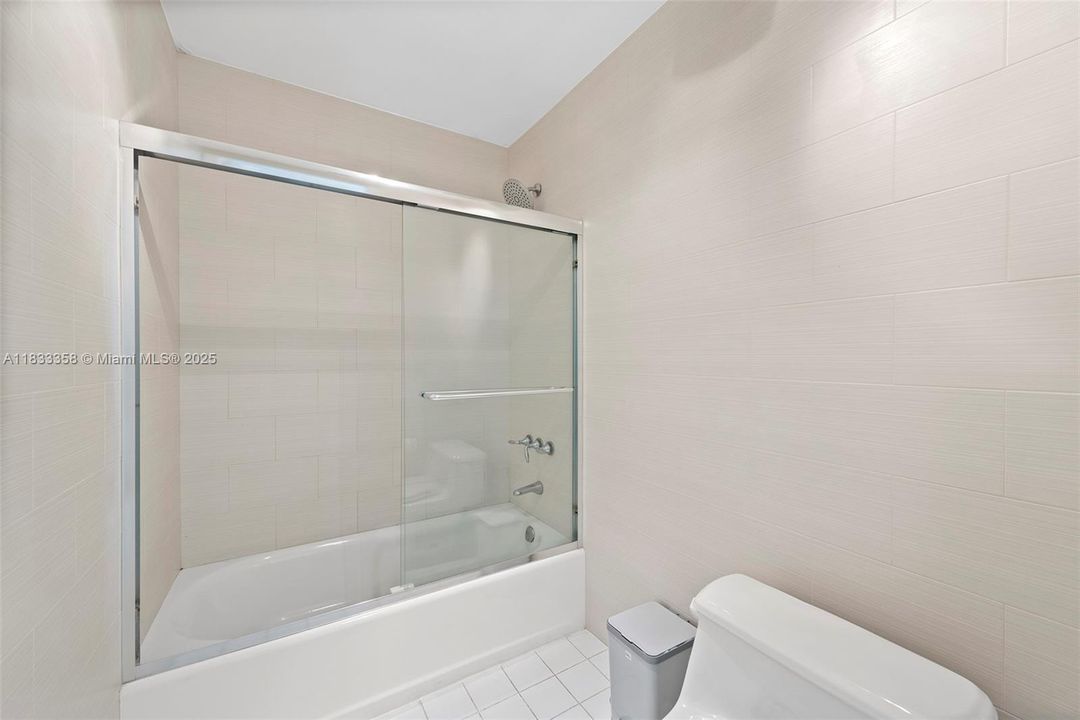For Sale: $2,177,000 (3 beds, 3 baths, 2640 Square Feet)