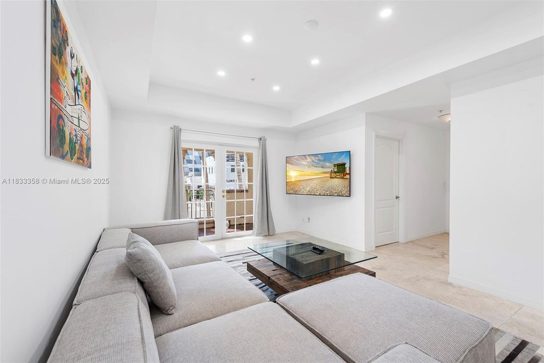 For Sale: $2,177,000 (3 beds, 3 baths, 2640 Square Feet)