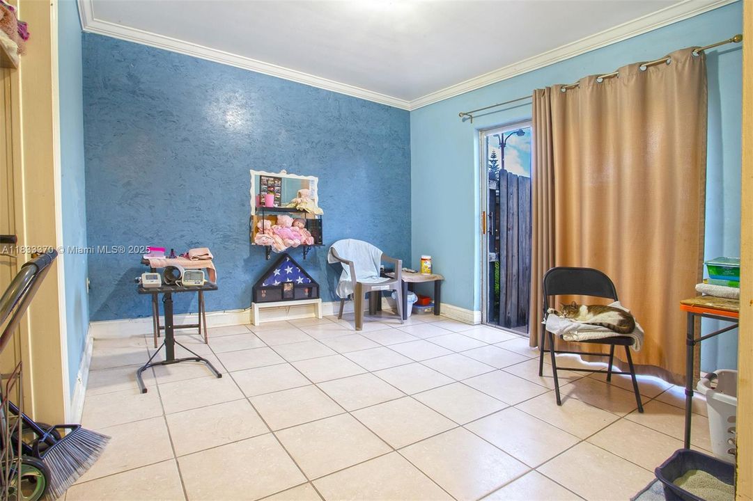 Active With Contract: $270,000 (2 beds, 2 baths, 1000 Square Feet)