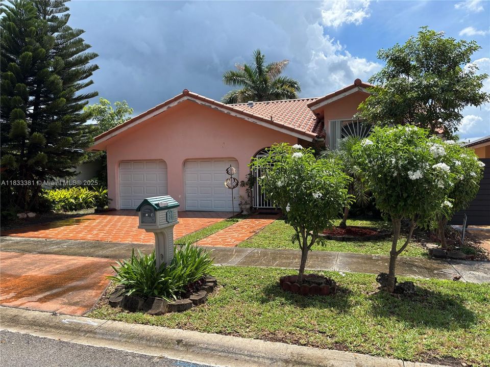 Недавно продано: $659,000 (3 спален, 2 ванн, 1711 Квадратных фут)