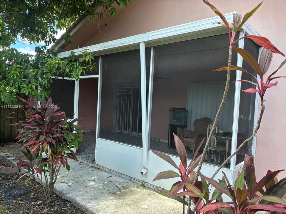 Недавно продано: $659,000 (3 спален, 2 ванн, 1711 Квадратных фут)