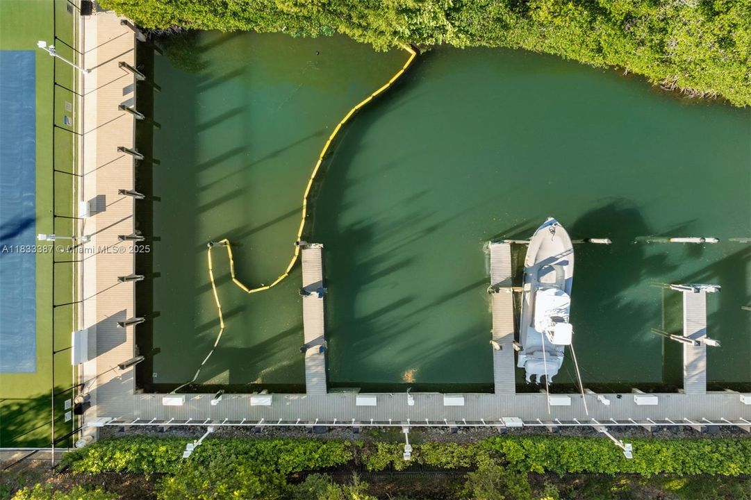 待售: $12,500,000 (1.54 acres)