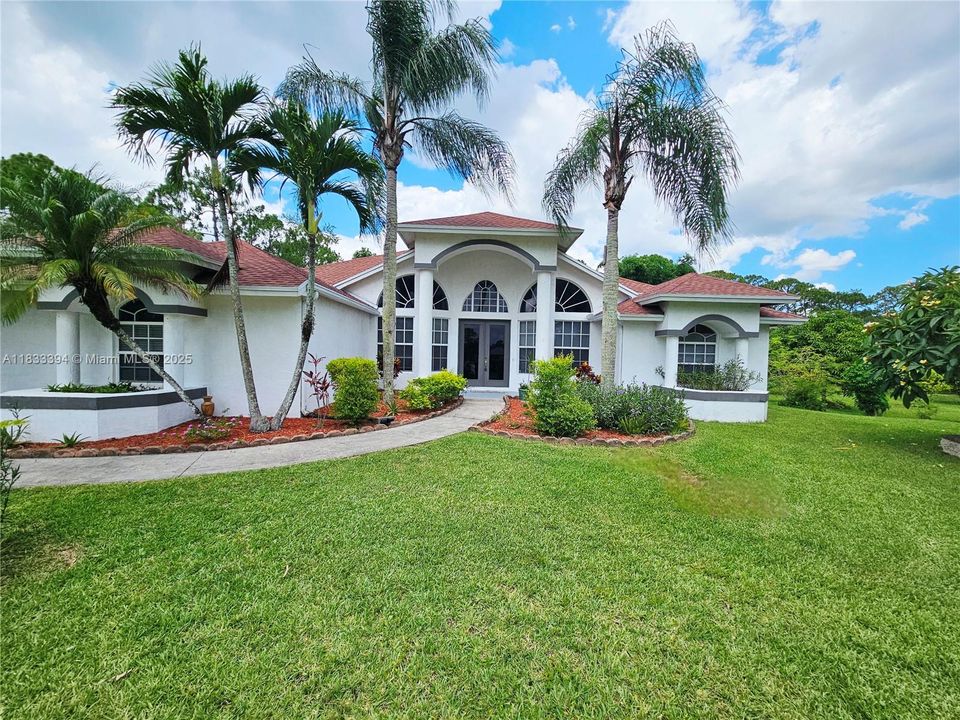 最近租的: $3,500 (3 贝兹, 2 浴室, 2165 平方英尺)