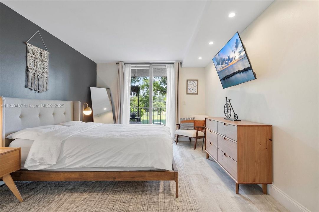 待售: $310,000 (1 贝兹, 1 浴室, 770 平方英尺)