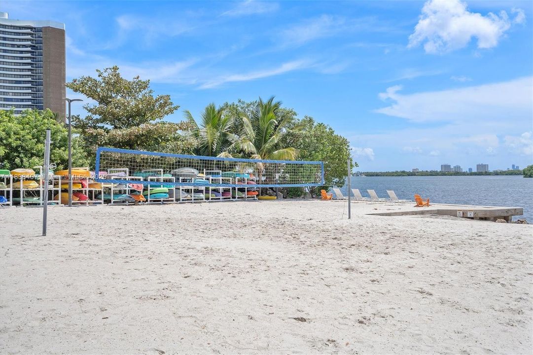 待售: $310,000 (1 贝兹, 1 浴室, 770 平方英尺)