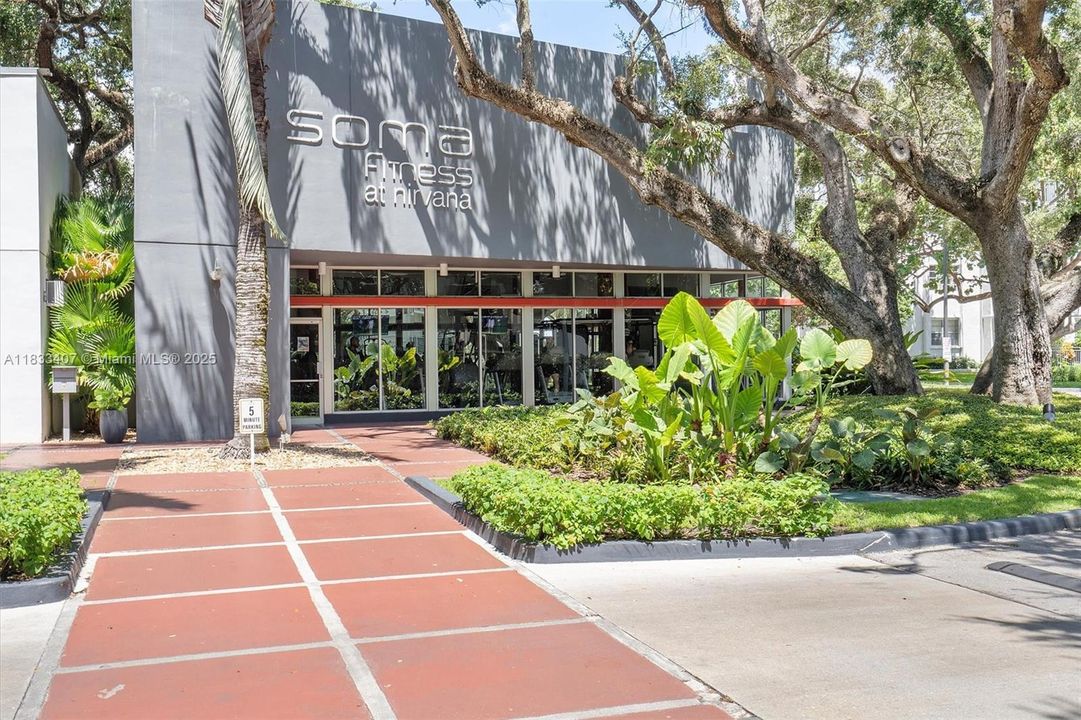 待售: $310,000 (1 贝兹, 1 浴室, 770 平方英尺)