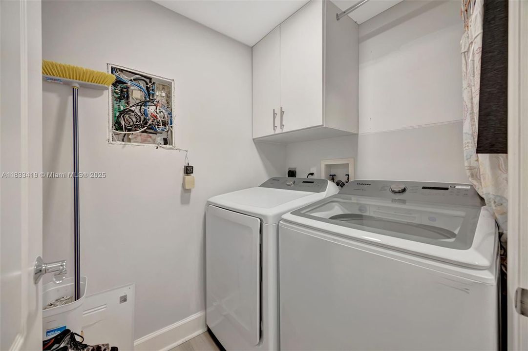 На продажу: $974,900 (4 спален, 2 ванн, 1864 Квадратных фут)