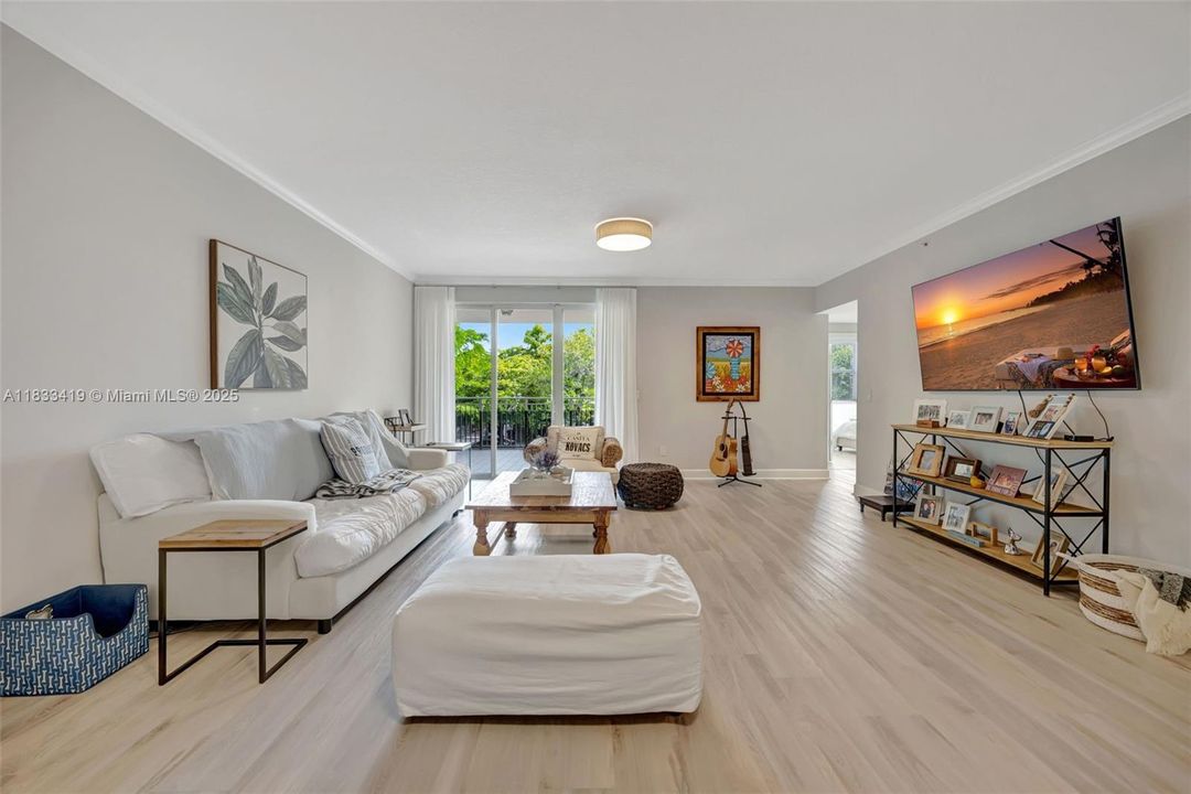 На продажу: $974,900 (4 спален, 2 ванн, 1864 Квадратных фут)