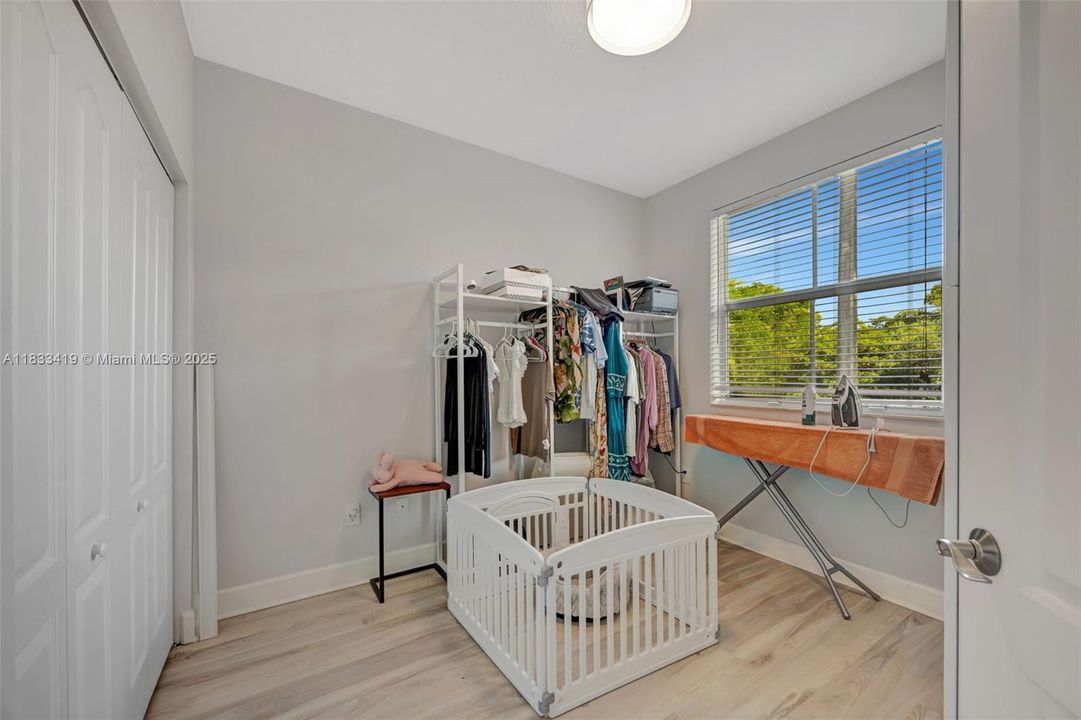 На продажу: $974,900 (4 спален, 2 ванн, 1864 Квадратных фут)