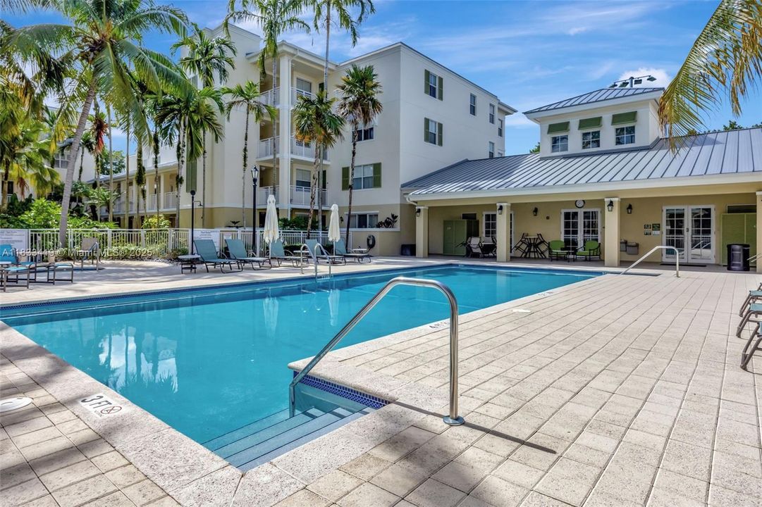 На продажу: $974,900 (4 спален, 2 ванн, 1864 Квадратных фут)