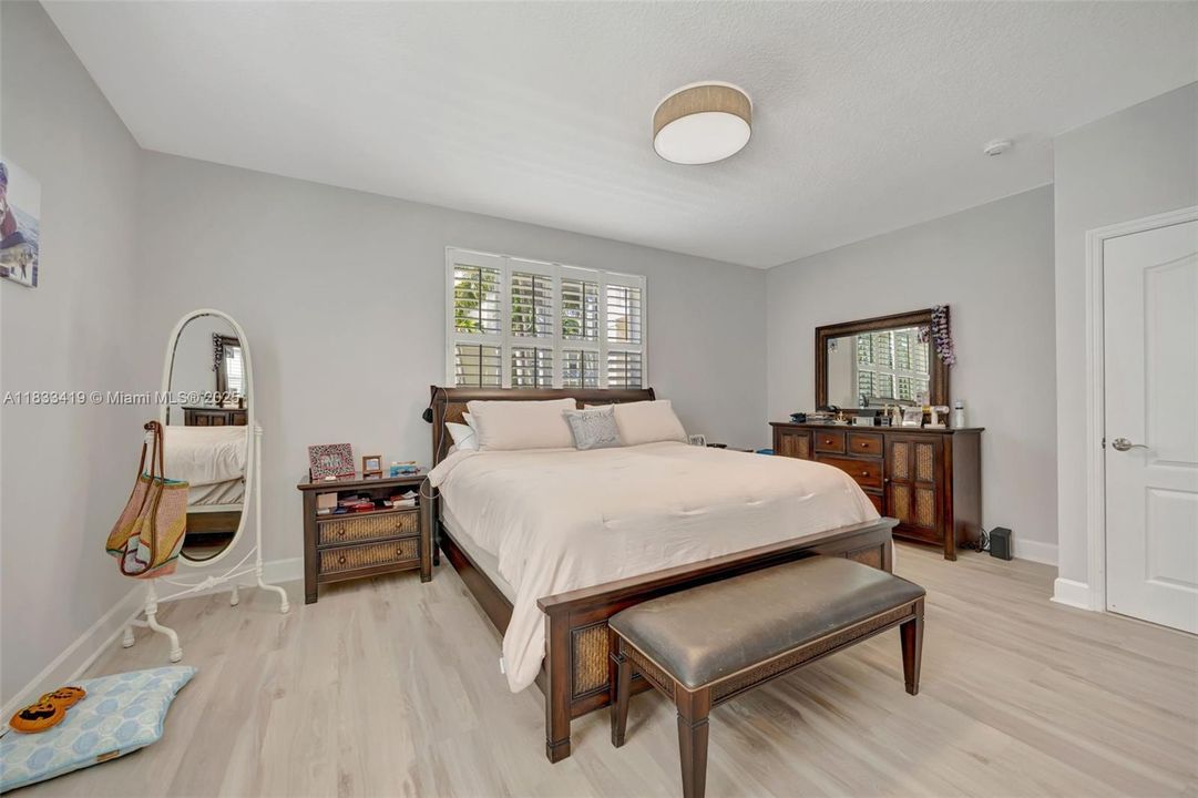 На продажу: $974,900 (4 спален, 2 ванн, 1864 Квадратных фут)