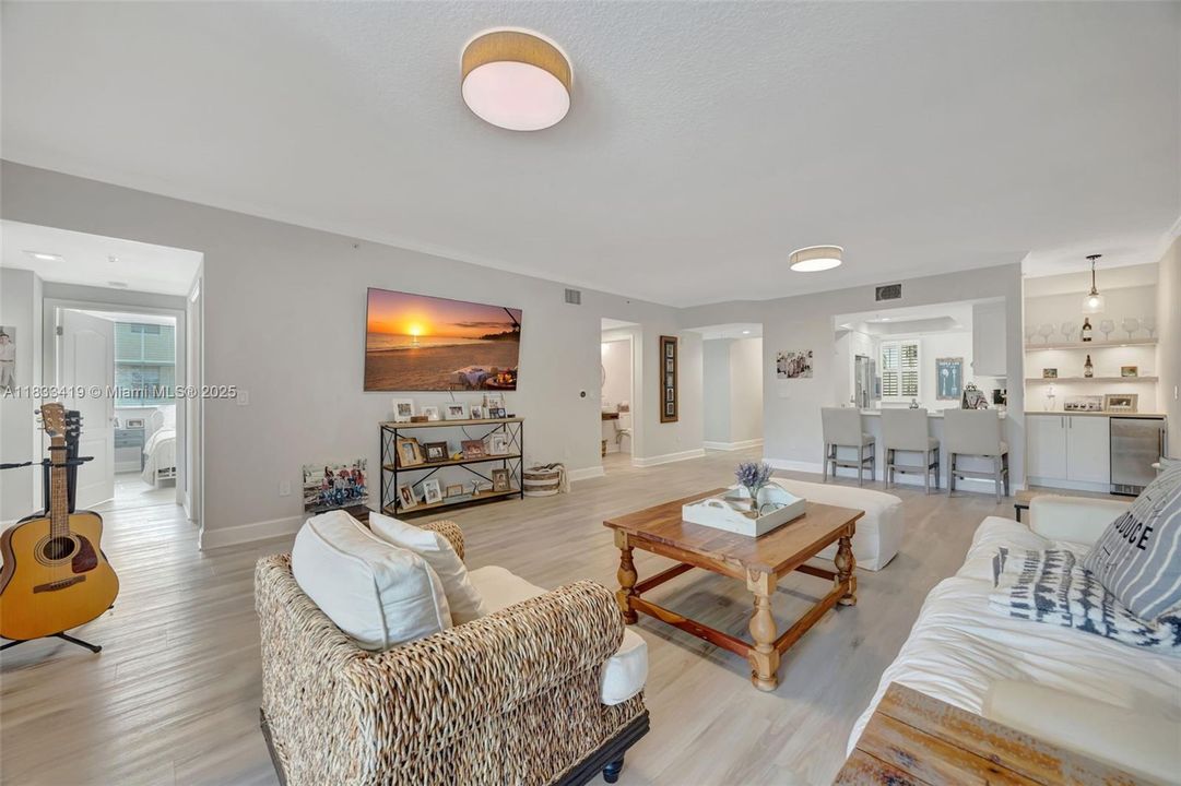 На продажу: $974,900 (4 спален, 2 ванн, 1864 Квадратных фут)