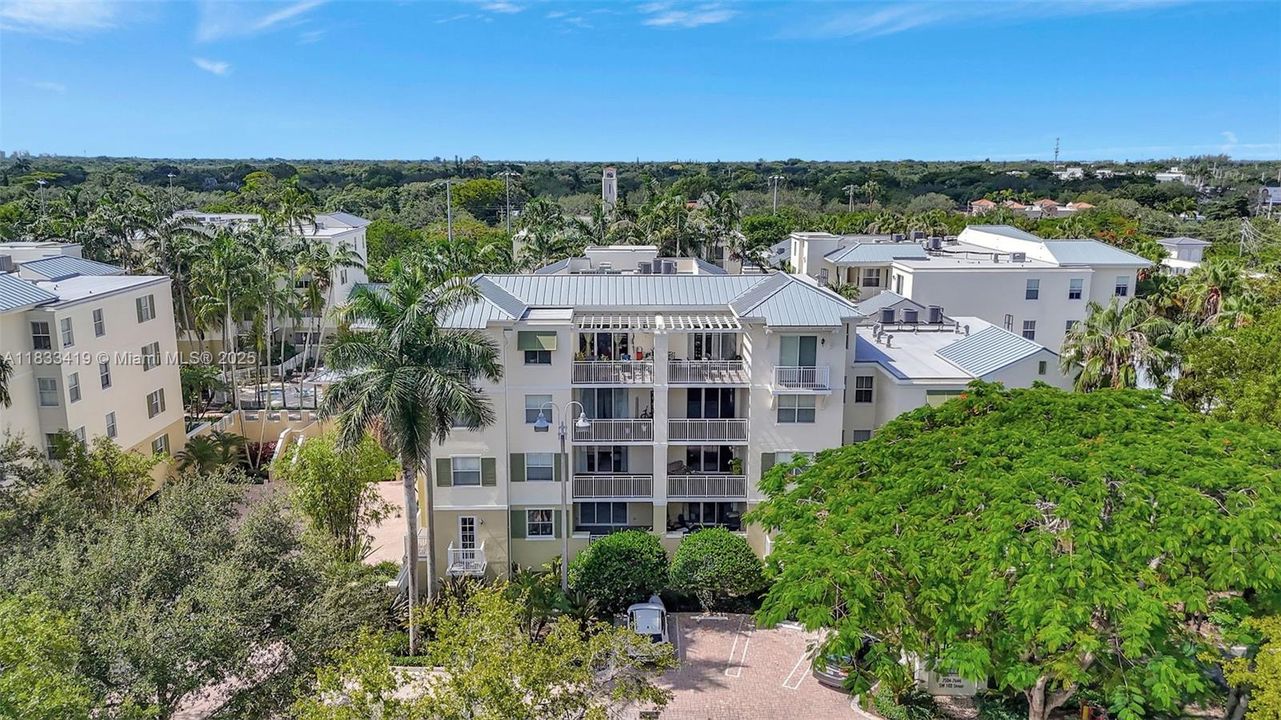 На продажу: $974,900 (4 спален, 2 ванн, 1864 Квадратных фут)