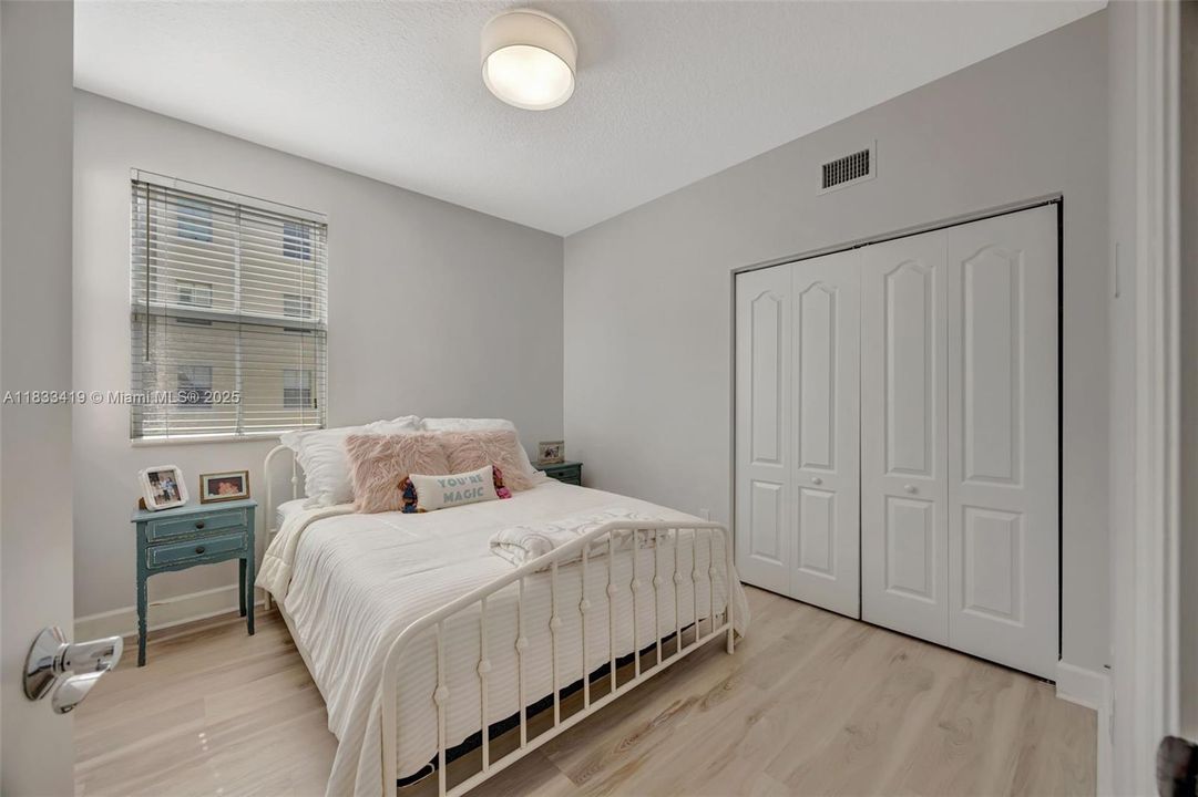 На продажу: $974,900 (4 спален, 2 ванн, 1864 Квадратных фут)