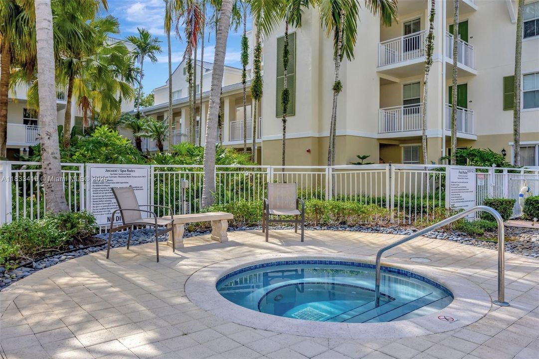 На продажу: $974,900 (4 спален, 2 ванн, 1864 Квадратных фут)