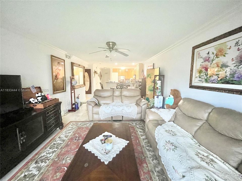 For Sale: $322,900 (2 beds, 2 baths, 960 Square Feet)