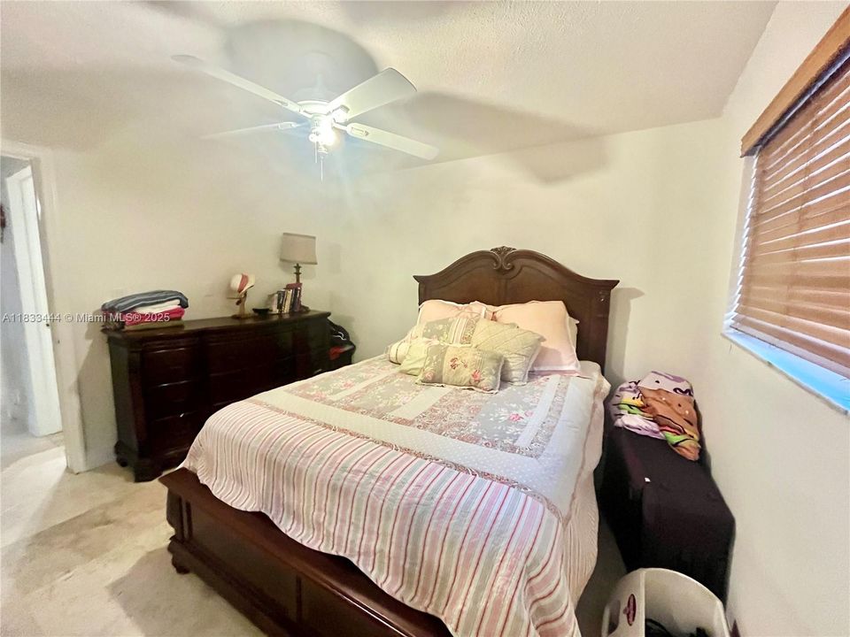 For Sale: $322,900 (2 beds, 2 baths, 960 Square Feet)