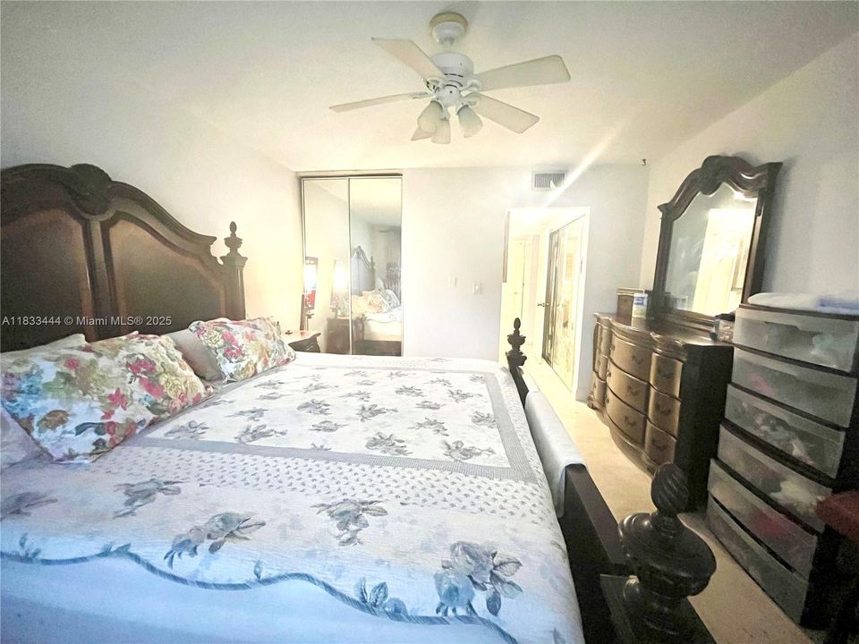 For Sale: $322,900 (2 beds, 2 baths, 960 Square Feet)